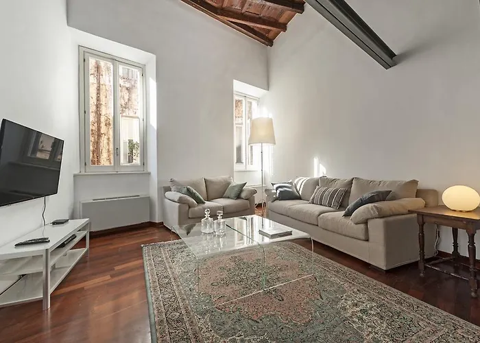 Antique-modern Flat By Navona Square Rzym